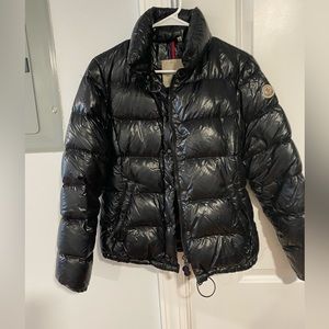 AUTHENTIC Moncler Women Short Down Jacket ( SIZE 1)